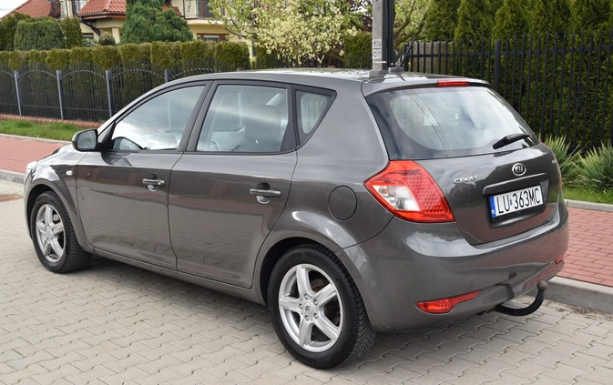 Kia Ceed cena 17900 przebieg: 220000, rok produkcji 2010 z Płock małe 596